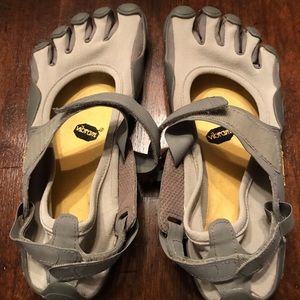 Gently worn men’s Vibram shoes